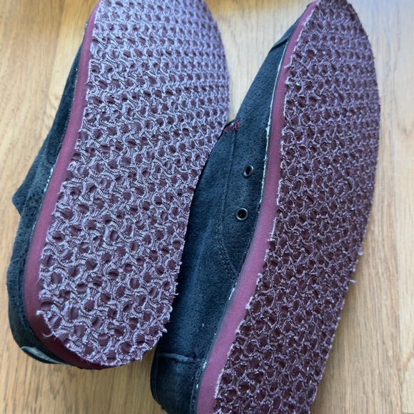 TOMS Black w/Laces - Picture 4 of 4